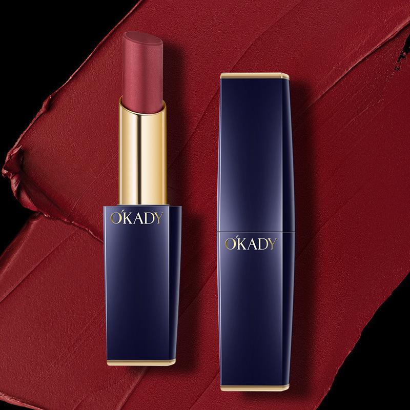 Bezaubernder Farblipstift: Feuchtigkeitsspendend, Nicht verblassend, Leicht aufzutragen; Lippenbalsam & Gloss-Kombination