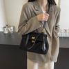 High-end Style Commuting Bag for Work, Fashionable and Large Capacity, Single Shoulder Bag