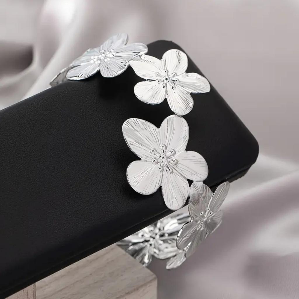 Boho Punk Metal Leaf Flower Upper Arm Bracelet For Women Girl Fashion Geometric Open Cuff Bangle Adjustable Armband Zircon Gift