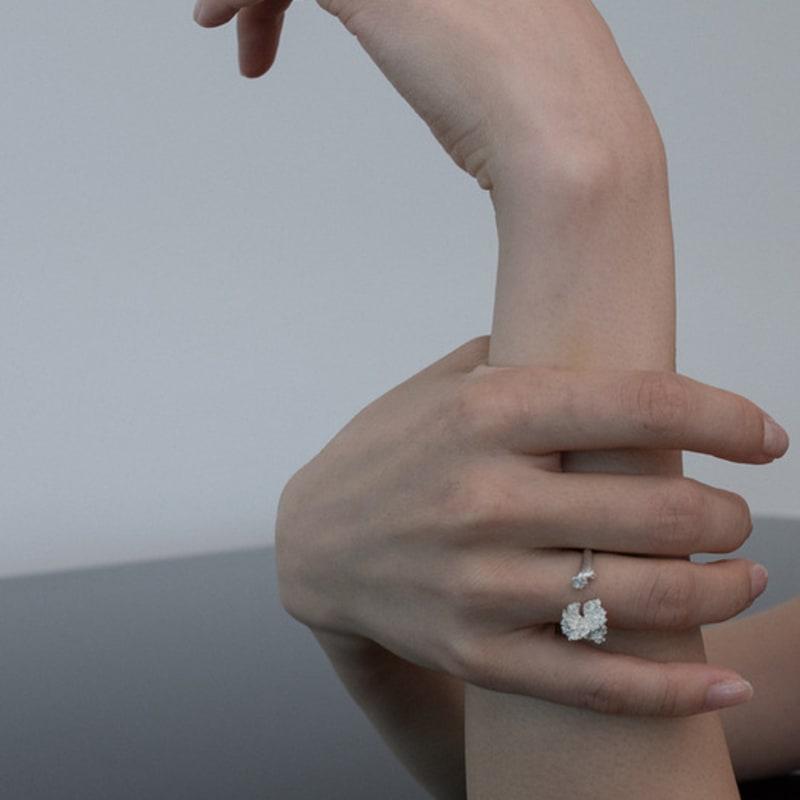 Mouvebament White Snow Ring_Silver 925