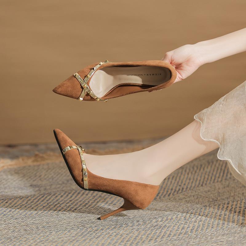 

Rivet pointed high heels women s thin heels new temperament elegant suede shallow mouth single shoes banquet 34 [Standard code]