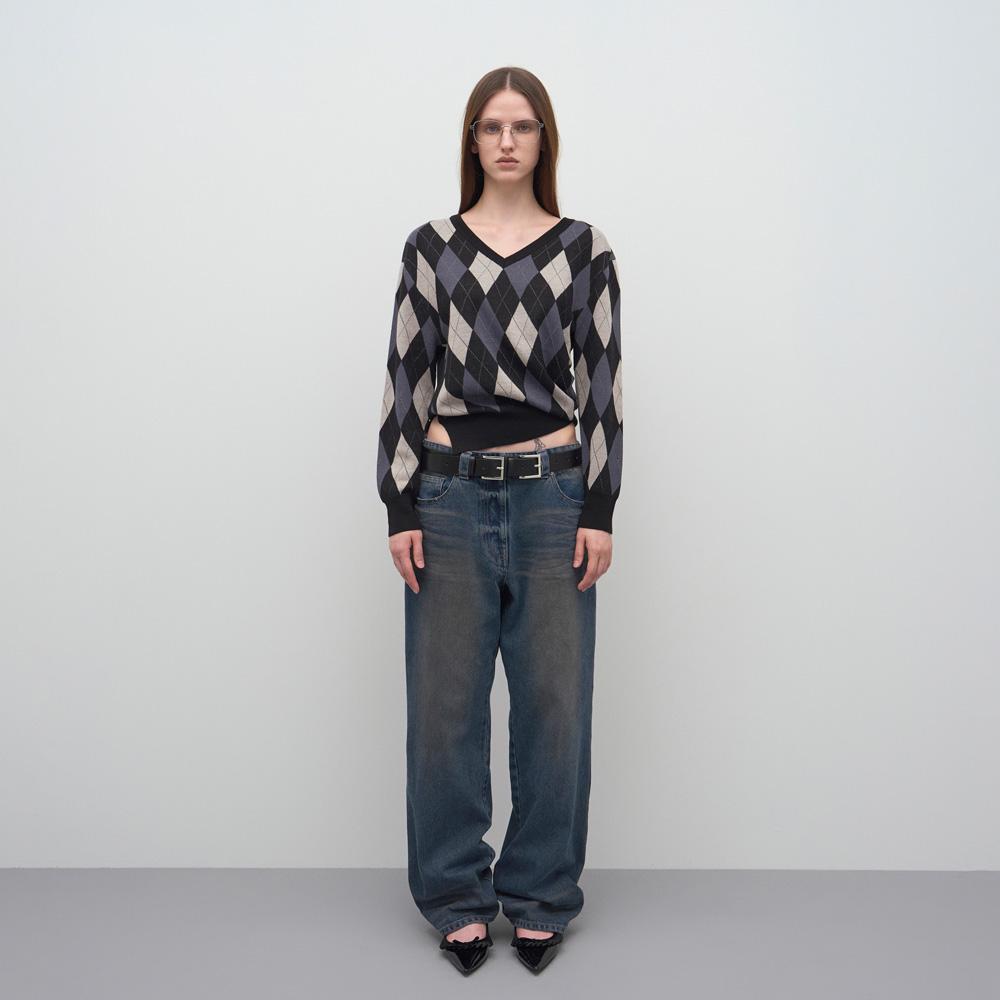 LCDC™ Argyle Check V-Neck Knit Top