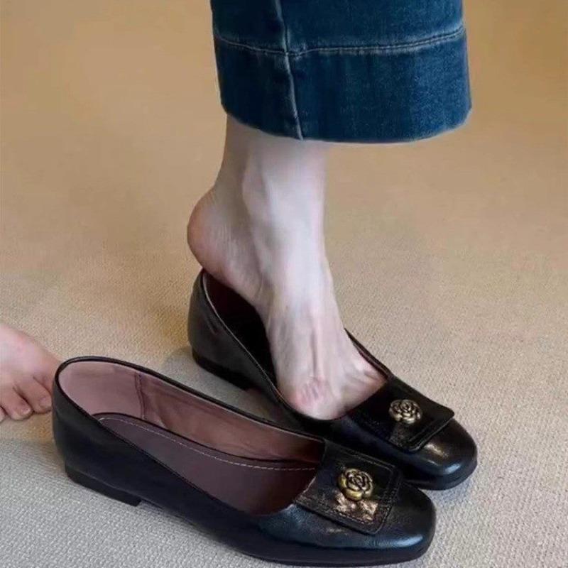 2026 New Classic Sexy Toe Low Heel Women’s Pumps Spring Brand Design Dress Wedding Shoes for Women French Metal Decoration