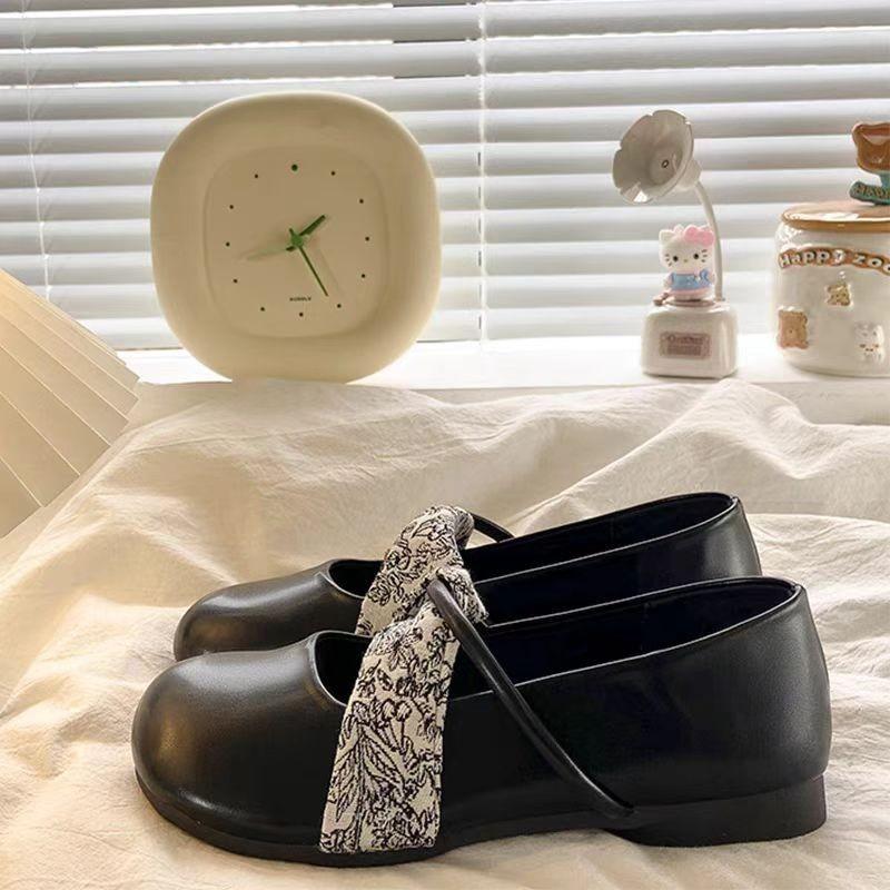 Round head flat bottom retro Mary Jane single shoes women's shoes new spring and summer gentle evening shoes