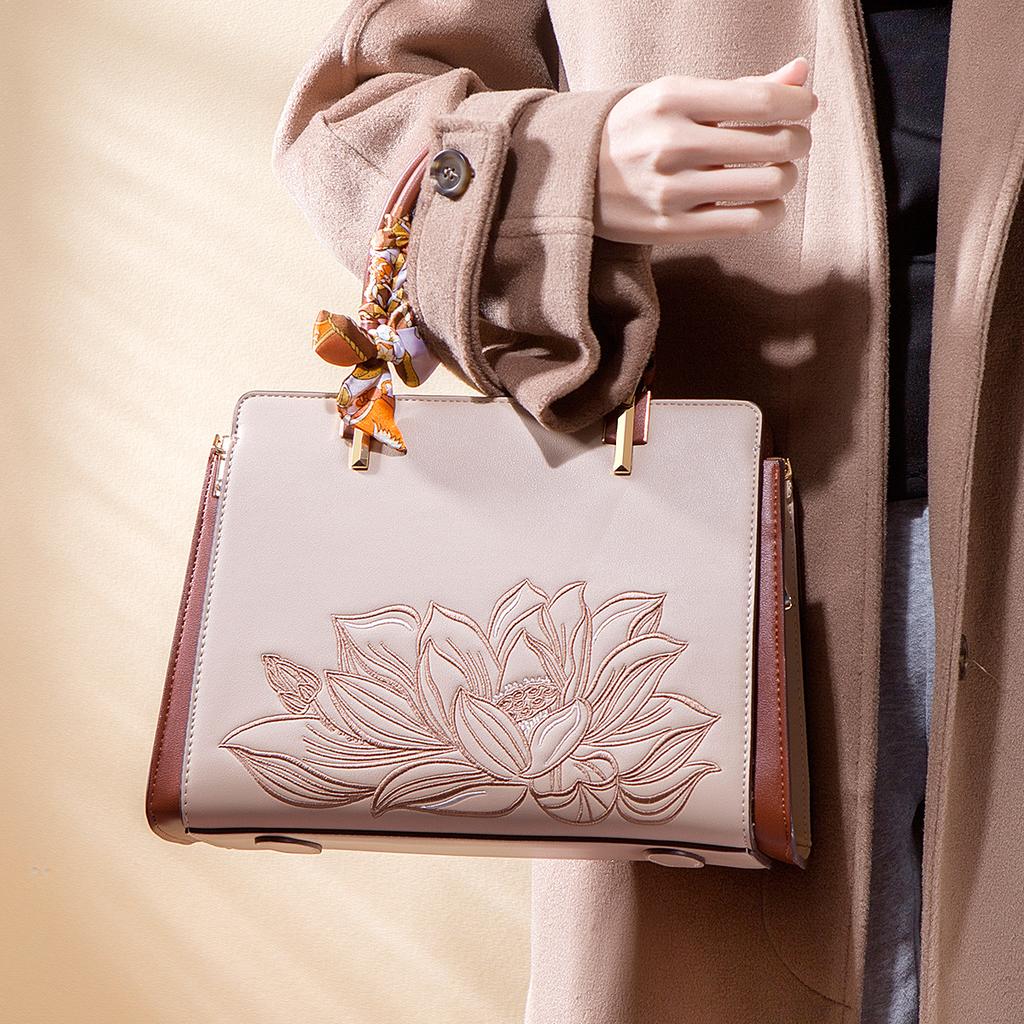 Chinese-style embroidered handbag for middle-aged mothers, simple and fashionable women's handbag, crossbody bag for mother-in-law, Mother's Day gift