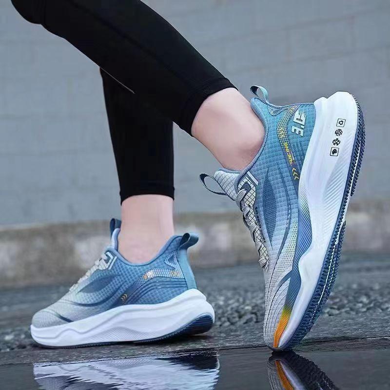Flying woven fashion men's shoes outdoor sports shoes new casual breathable sports shoes young and young soft-soled lightweight running shoes