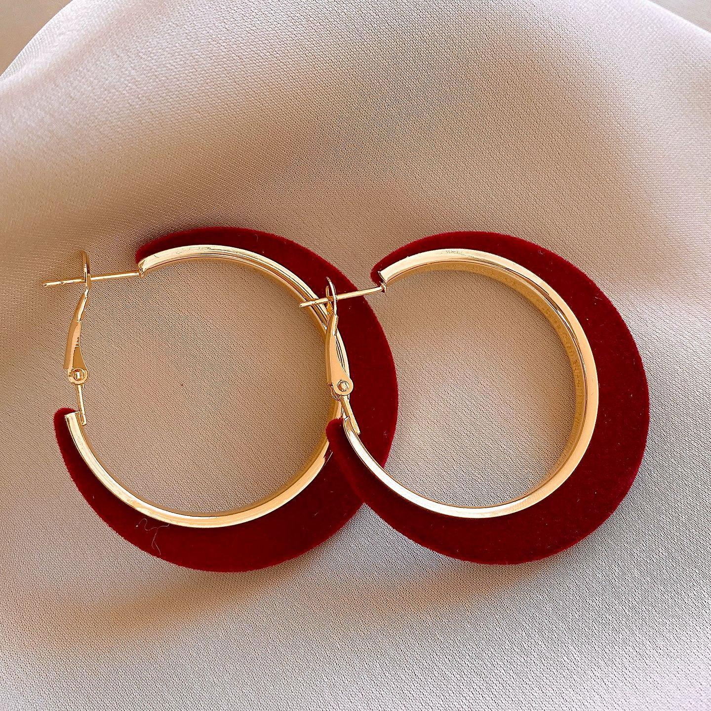 Серебряная игла Ретро Осень и Зима Темперамент Флокированные Круглые Серьги Серьги Индивидуальность Преувеличенные Серьги Женщины