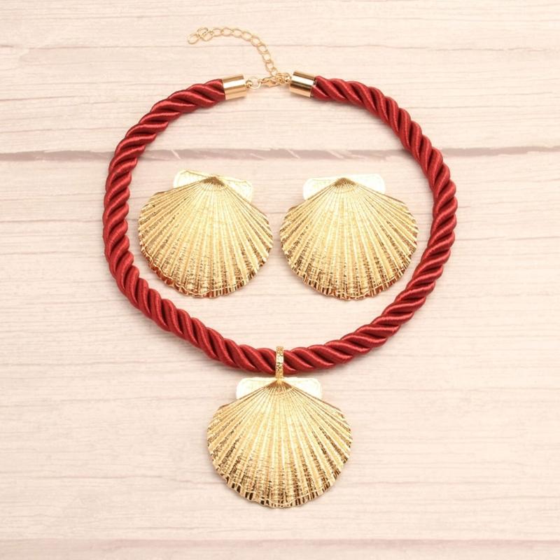 Elegant Shell Pendant Necklace and Earrings Set Handmade Weddings Accessories Fashionable Jewelry for Women Girls