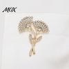 Elegant Leaf Jewelry Rhinestone Ginkgo Brooch, Sparkling Lapel Pin for Men Women, Women Brooch Decorative Badge Clothes Bag Hat Scarf Suits Accessory