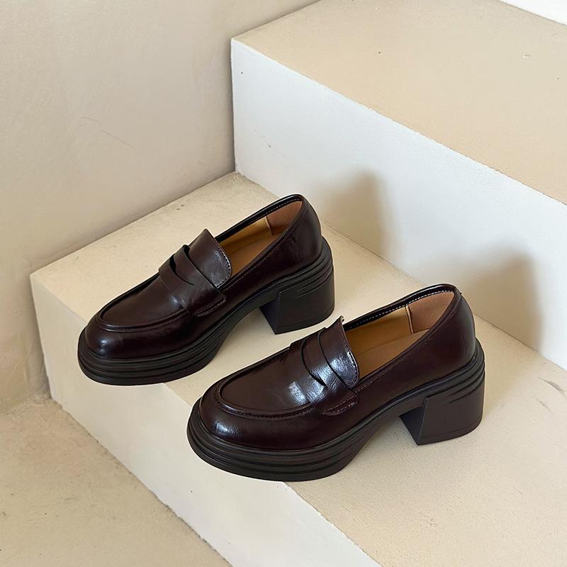 

Ретро туфли на толстом каблуке из маленькой кожи женские весна-осень 2025 новые неглубокие лоферы на платформе универсальные одинарные туфли 40 коричневый