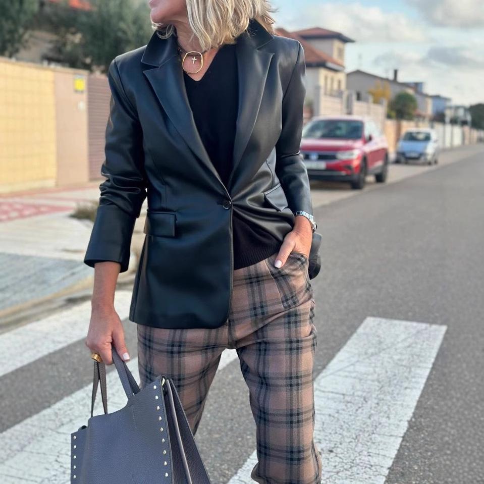 

2025 Новый костюм из искусственной кожи с длинным рукавом, однотонный цвет XL чёрный