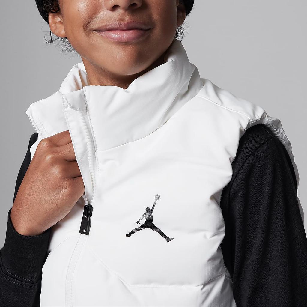 Jordan Dětská ležérní vesta se stojáčkem na zip s potiskem loga Dětské svrchní oblečení Bílá FB1673-133