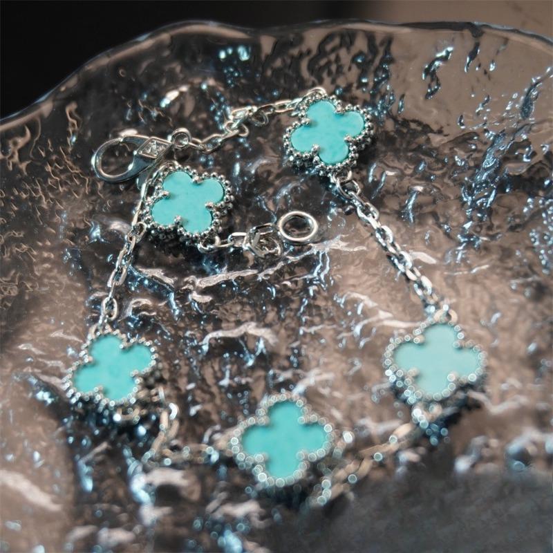 9 мм Версия высокого качества Мини Халцедон Маленький размер Розовый Белый и Серый Перламутр Четырехлистный клевер Черный и Красный Агат Браслет