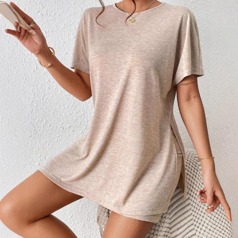 Summer's New Round-neck SuitBatsleeved Top and Three-inch Pants for Casual Wear