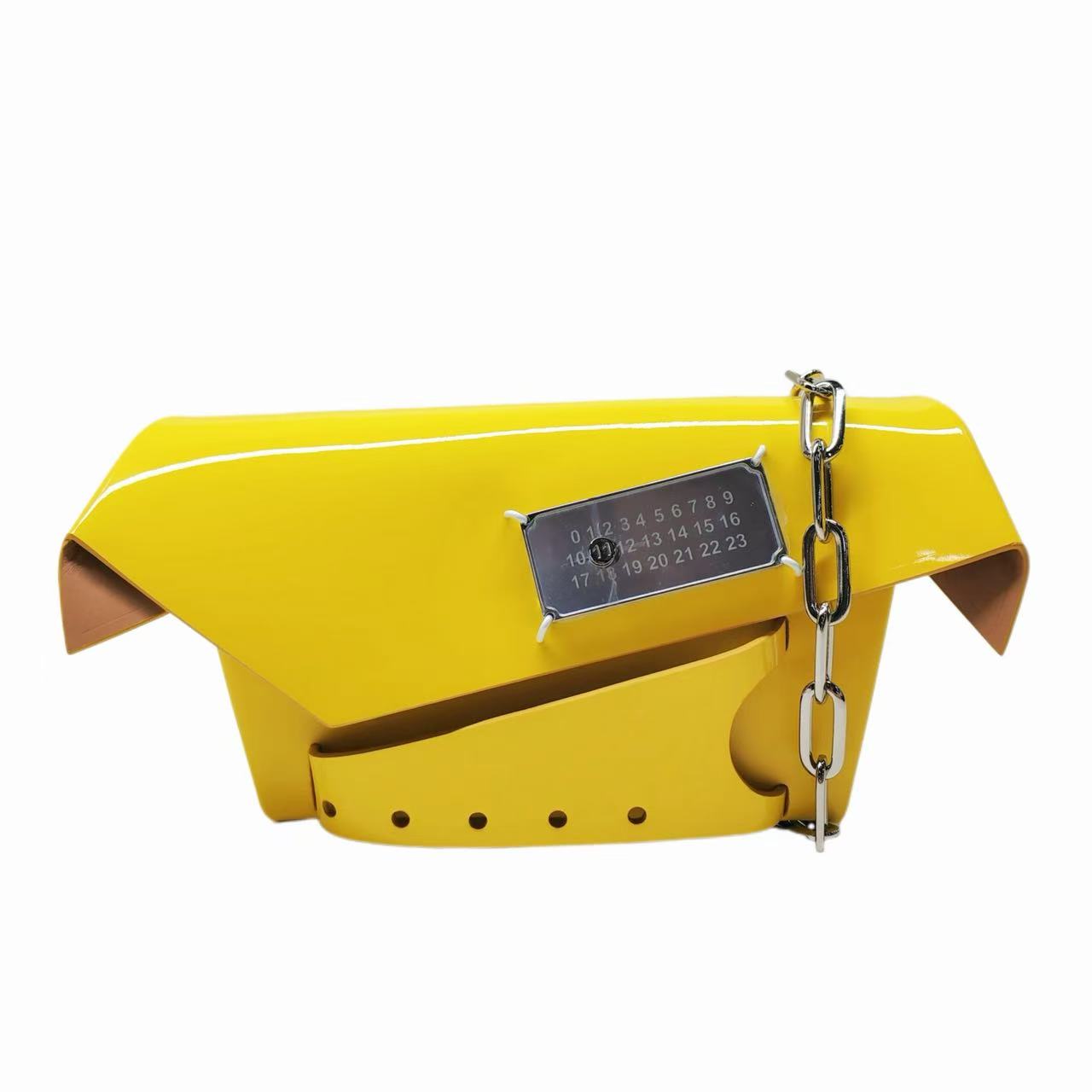 Maison Margiela Logo Patch Patent Leer Ketting Schoudertas Dames Schoudertas Geel S56WF0159P2714T3041 Basic Set (Bag+Dust Bag)