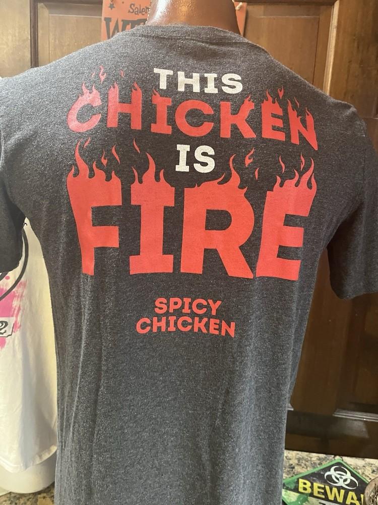 Wendy s This Chicken Is Fire Spicy Chicken Employee Uniform T-shirt Gray Medium Unisex T-Shirt L