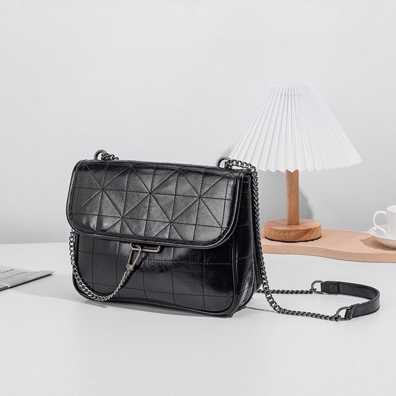 Z House 2025 Black Retro Hobo Bag: Women's Spring Fashion Crossbody with Diamond Chain