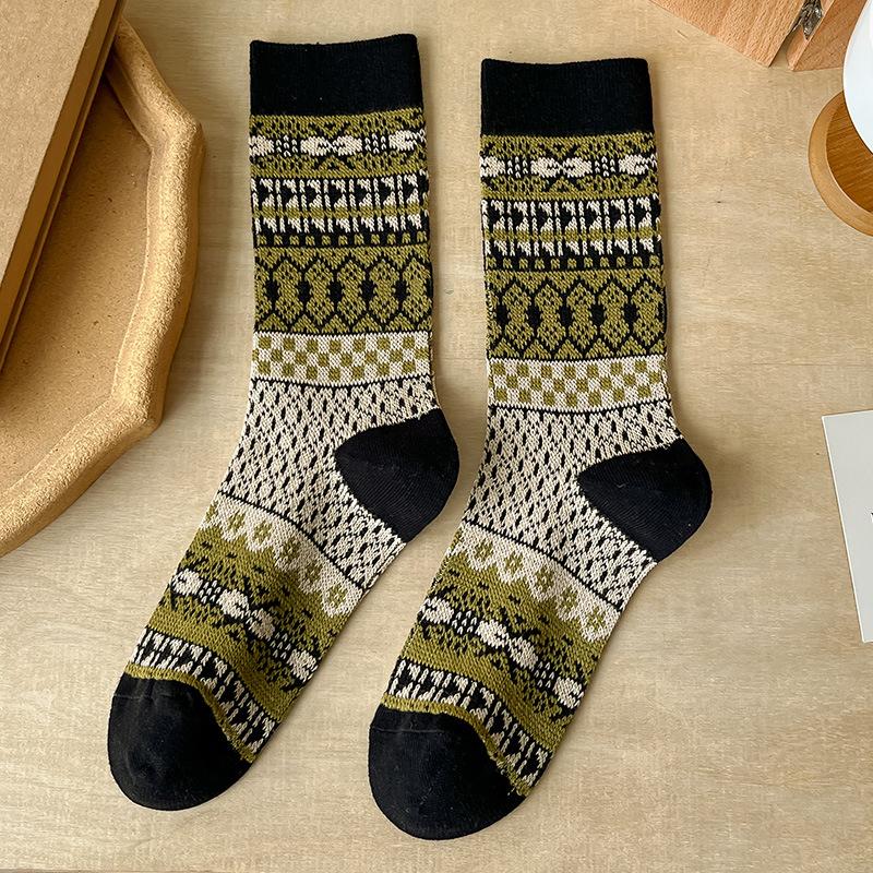 Șosete groase de lână în stil etnic special de iarnă Șosete retro îngroșate de lână de iepure caldă pentru femei șosete din cașmir în stil etnic cu buline