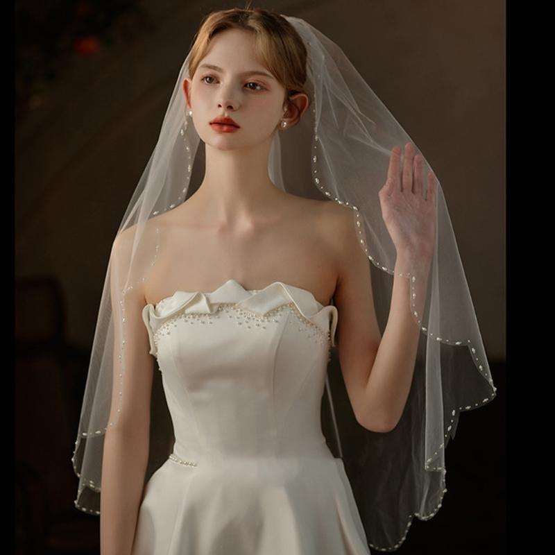 Elegant Single Layer Tulle Bridal Veil Rhinestones Comb Veil Wedding Veil for Wedding And Special Occasion