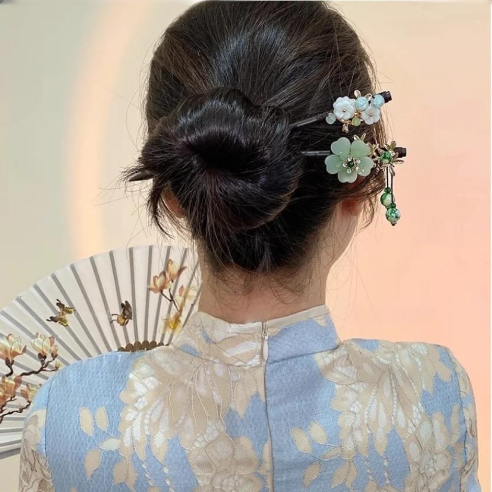 Chinese Style Flower Hairpin Bridal Wooden Tassel Hair Sticks Retro Floral Hair Chopsticks for Women Bun Updo Hair Accessories