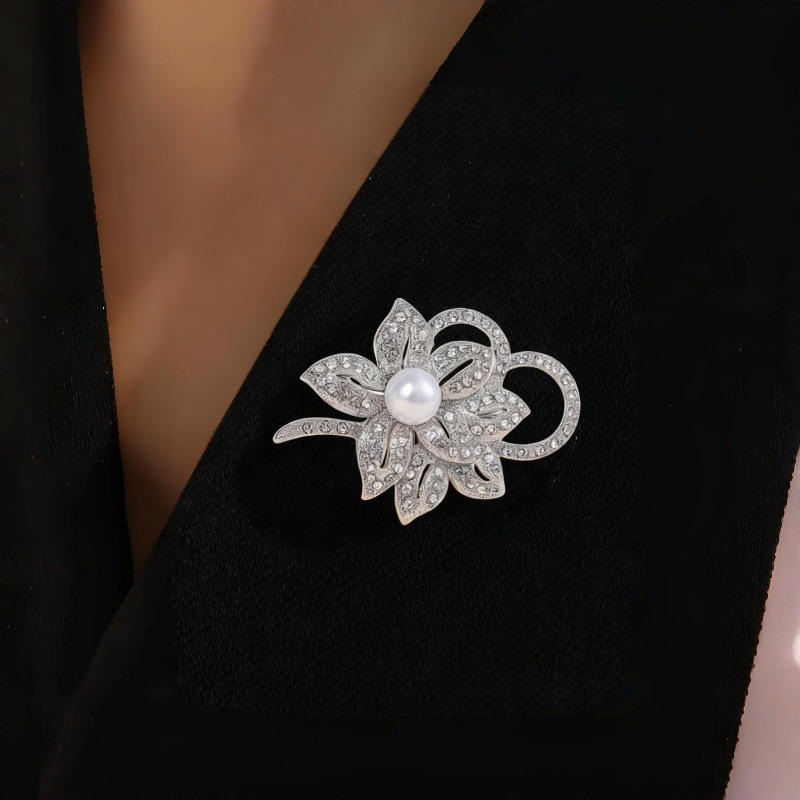 Kristallperlen Blumen Broschen Pins Mode Strassstein Blumige Brosche für Party Tanz Hochzeitsbankett für Elegante Frauen Mädchen