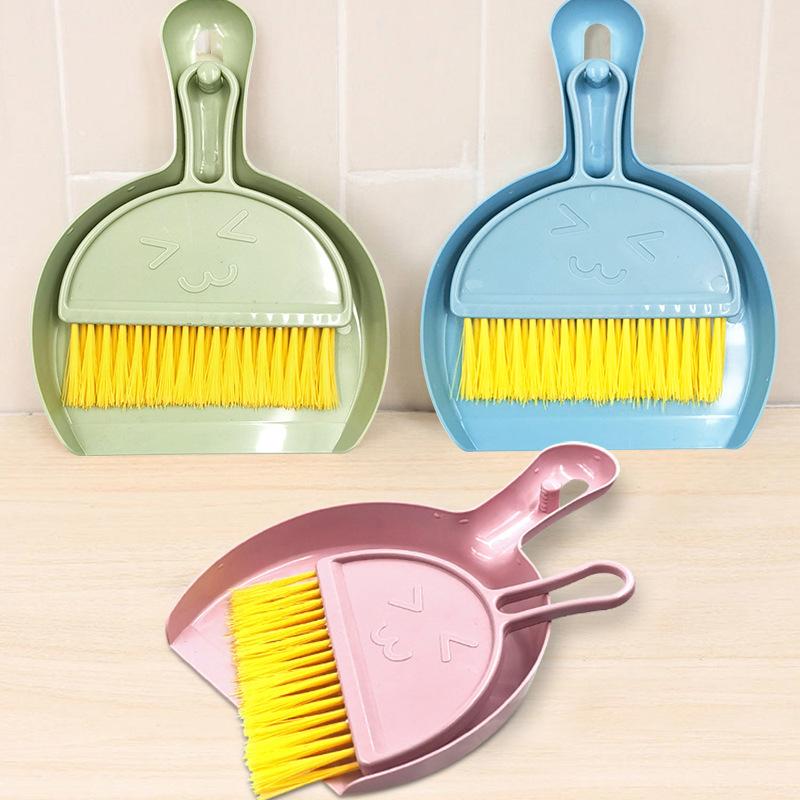 Smiley Desktop Mini Small Broom, Keyboard Cleaning Brush with Dustpan Small Broom Set, Computer Sundries Brush