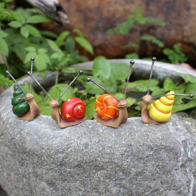 4 Stück Bunte Schneckenfigur Frühling Fühler Schneckenstatue Harz Tier Skulptur Außen