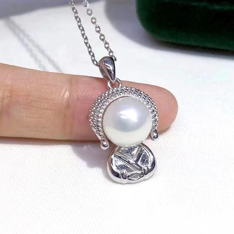 

Huitan Unique Buddha Pendant Necklace for Women Special-interested Personality Female Neckace Friends Gift Luxury Trendy Zircon