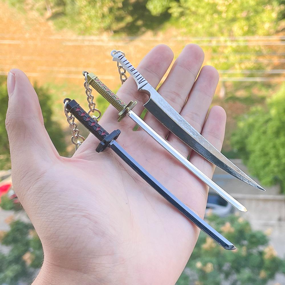 Anime Bleach Kurosaki Ichigo Zangetsu Meč Klíčenka Tensa Zangetsu Zanpakuto Zbraň Přívěsek Klíčenka pro Muže Klíčenka na Klíče od Auta Dárek