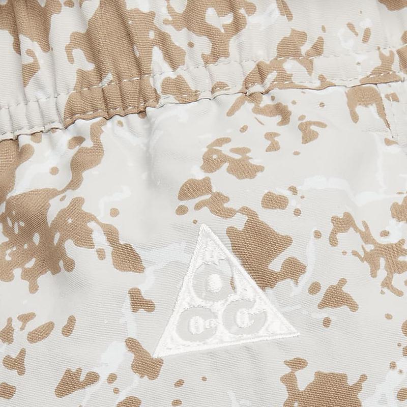 Nike ACG Sportshorts mit gesticktem Logo-Print Herren Shorts Summit-White FB8091-012