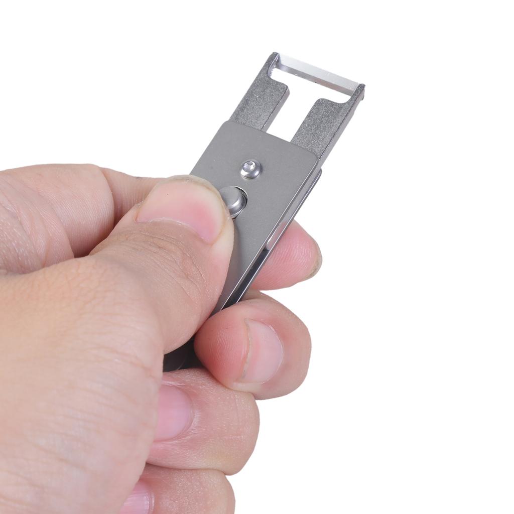 Praktyczny Multitool Kieszonkowy z Wysuwaną Obieraczką do Owoców i Otwieraczem do Butelek na Breloku Metalowe Akcesoria Kempingowe Outdoor