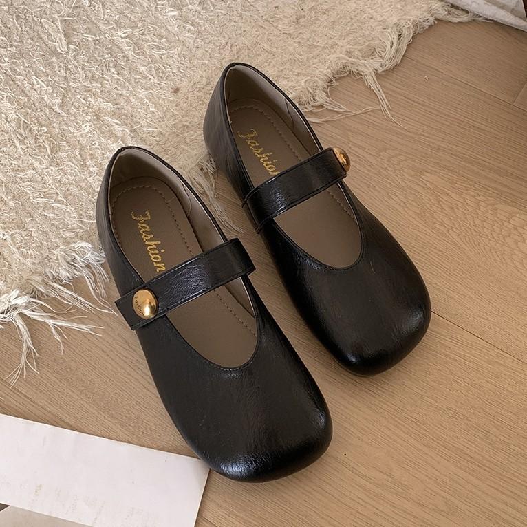 Stylish and lightweight white round head flat bottom shallow mouth single shoes women's 2025 new autumn and winter soft sole Mary Jane small leather