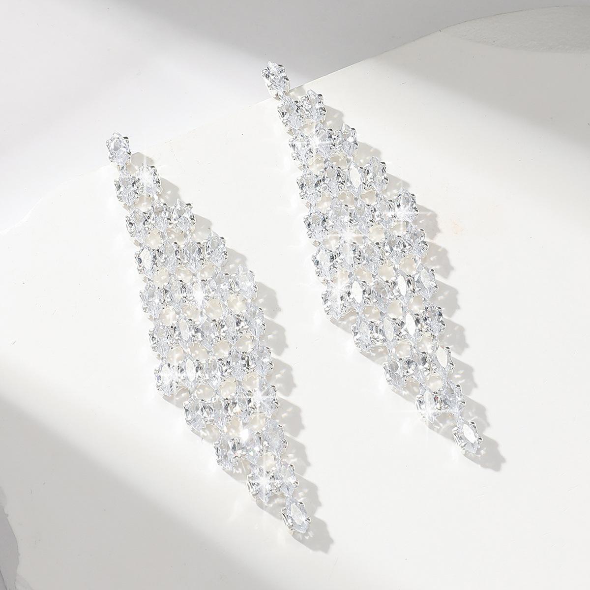 Модные Яркие Серьги-Ромбы Трендовые Серьги с Кисточками в Форме Сердца Легкая Роскошь Высококлассное Свадебное Ужинное Платье с Серьгами