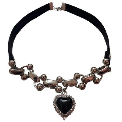 Black Heart Pendant Short Necklace Youthful Fashion Necklace Wide Leather Rope Necklace Suitable for Punk Outfits