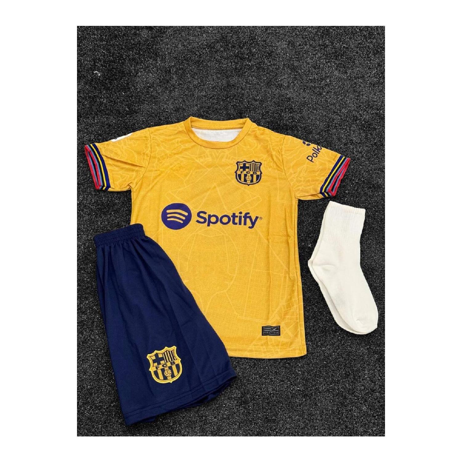 

Детский футбольный комплект из трех предметов специального дизайна Barcelona Pedri