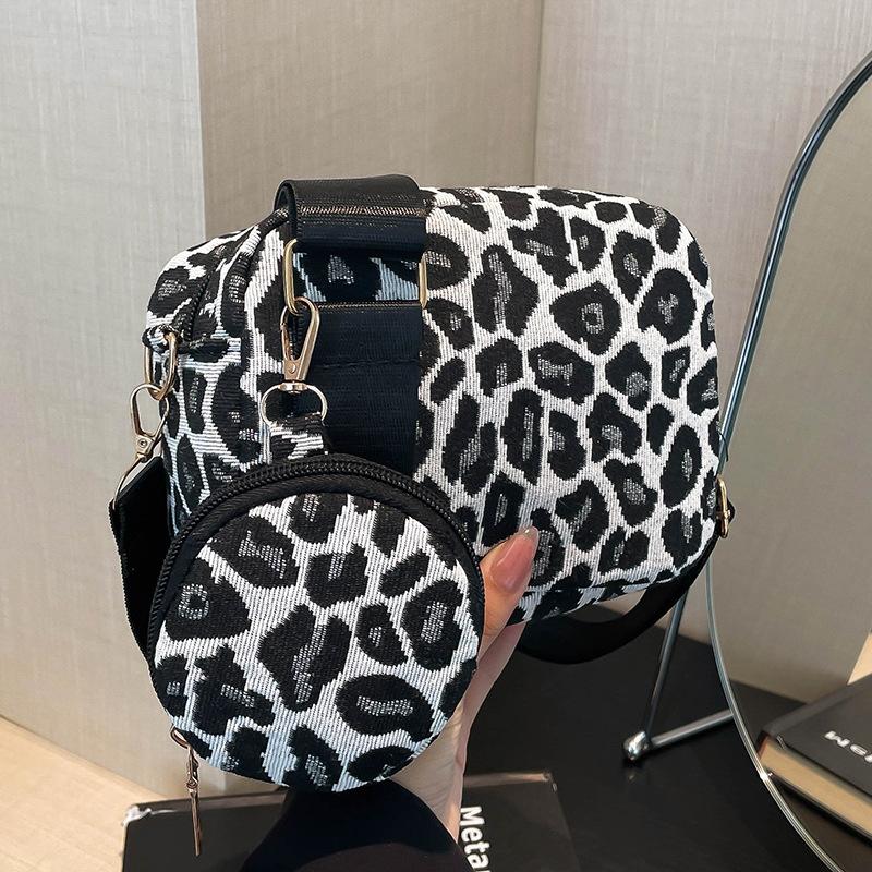 Popular Niche Bag Women Retro Design Crossbody Bag Women High-end Leopard Print Single Shoulder Small Square Bag Women