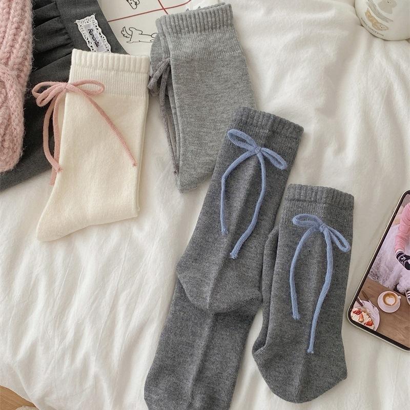 Warm Wool Socks for Autumn and Winter, Followed By Three-dimensional Bow Accessory Socks, Boneless Solid Color Mid-calf Socks