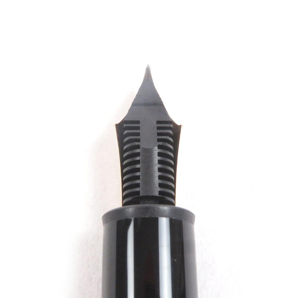 Excellent MONTBLANC Fountain Pen Meisterstück 146 Cap Type Black Gold 14K Mens Used