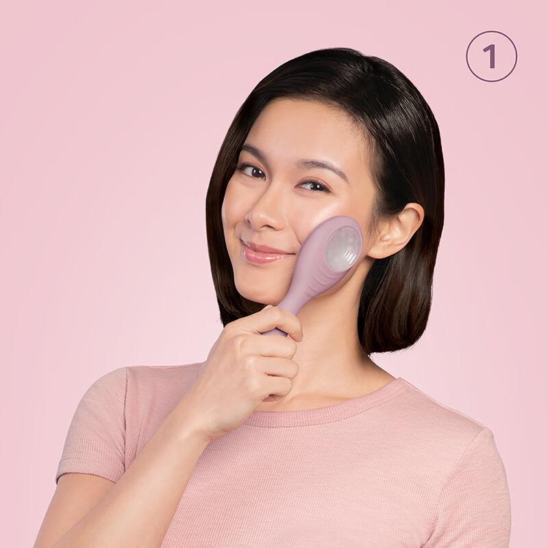 OSIM uGlow Cleanse Sonic Facial Cleansing Brush CN plug (adapter included)