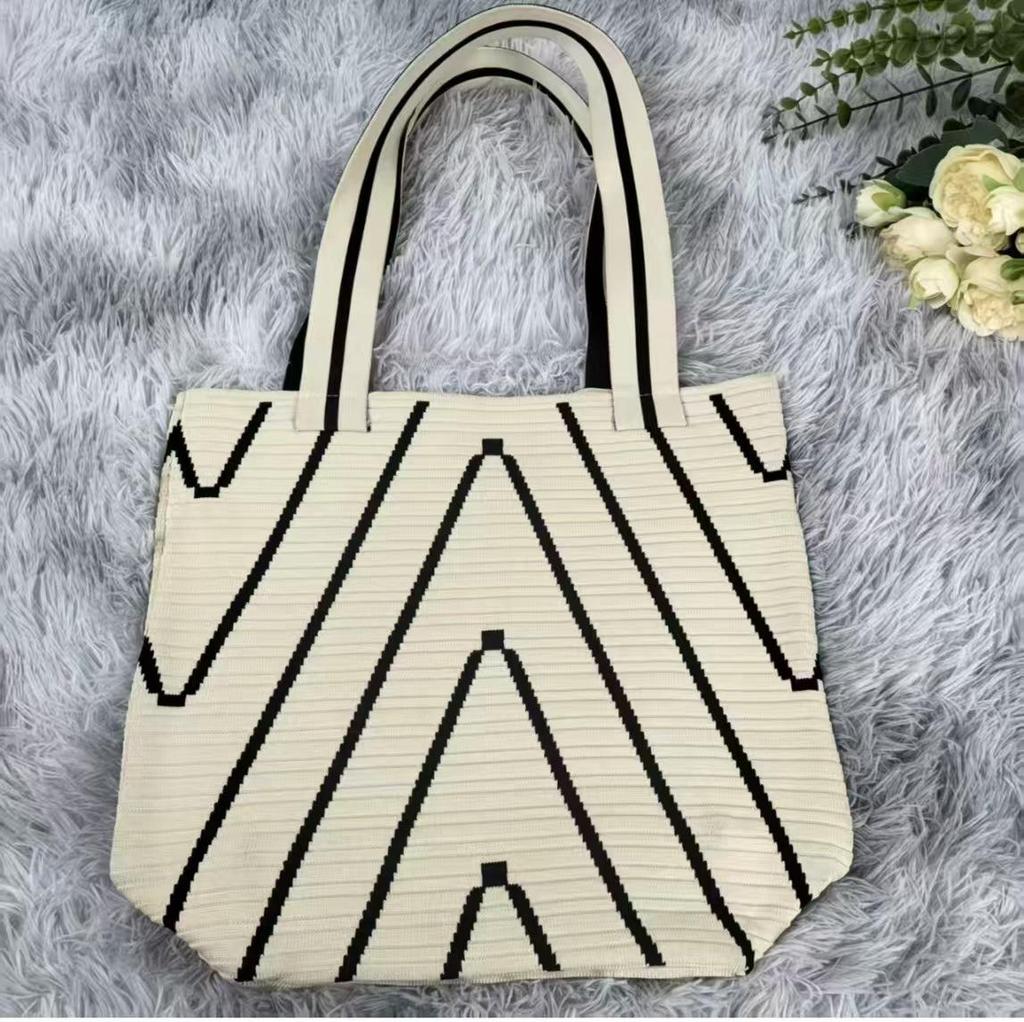 Women's Geometric Knit Shoulder Bag - Versatile, Large Capacity, Fashionable Commute Bucket Bag
