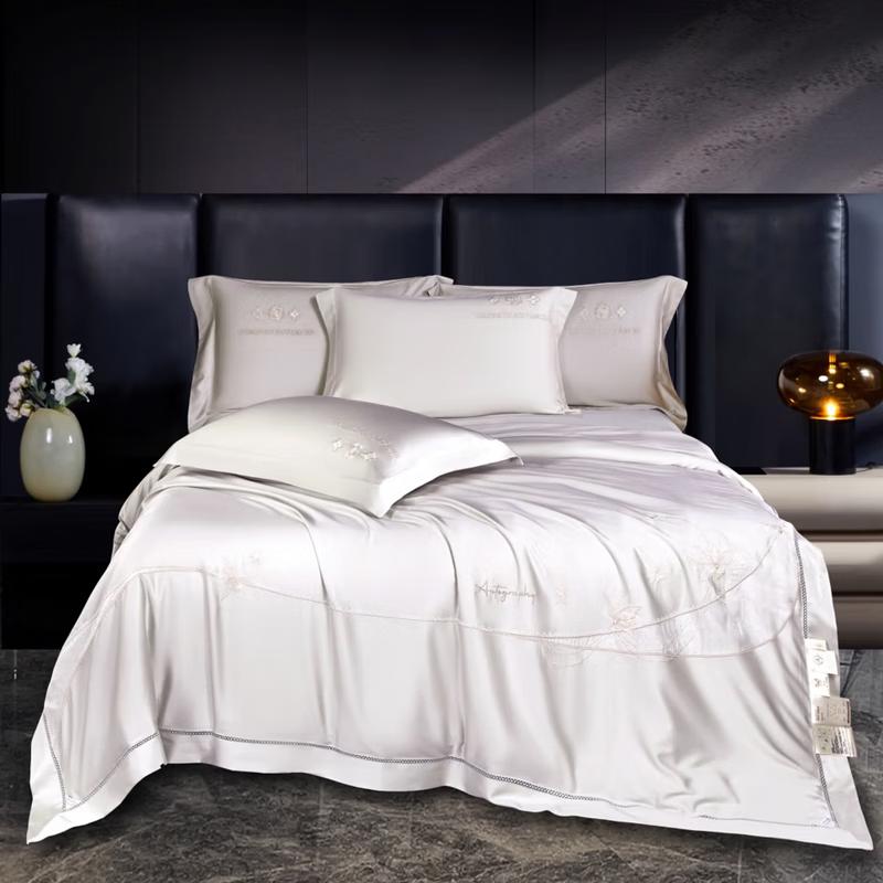 Hongdou Premium Thickened Mulberry Silk Comforter