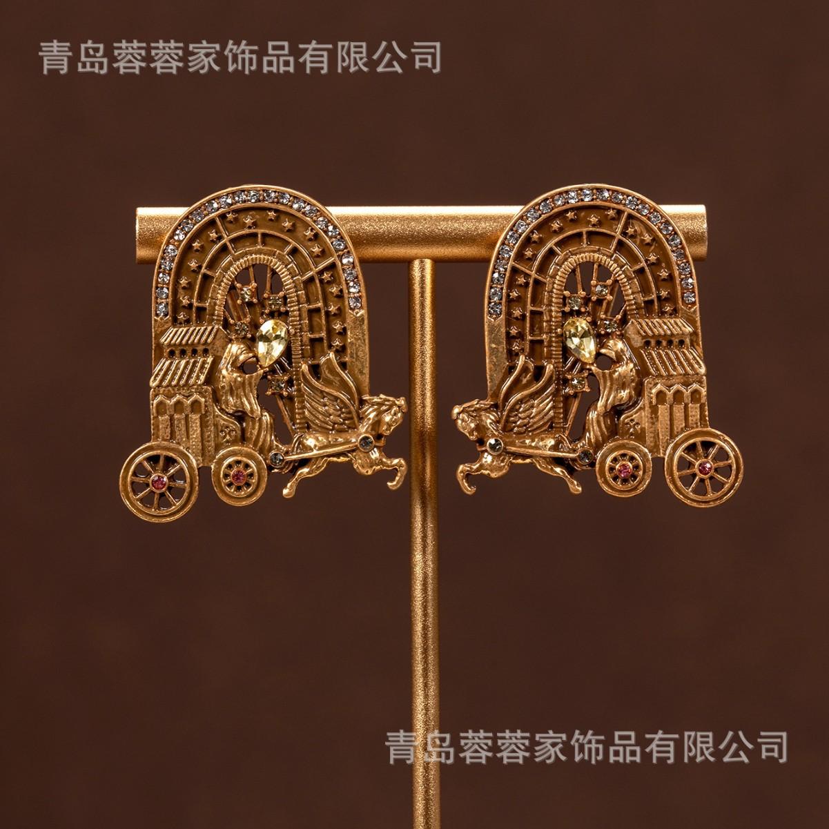 

Vintage Retro Court Style Temperament Earrings Heavy Industry Fashionable Personalized
