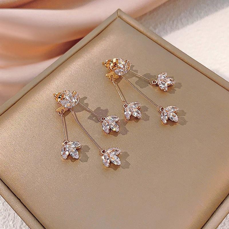 

Maple Leaf Tassel Earrings Charming Fashion Jewelry Retro Maple Leaf Earrings Sparkling Women Earrings For Everyday Casual Wear белый