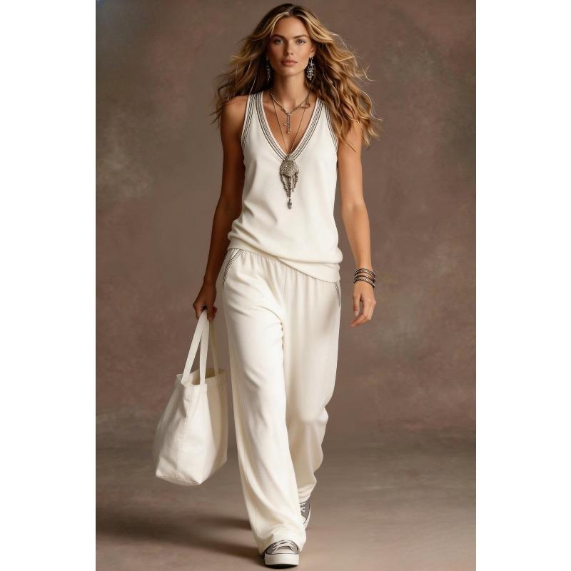 New V-neck Sleeveless Wide-leg Pants Set in A Relaxed and Fashionable Casual Style for Women.