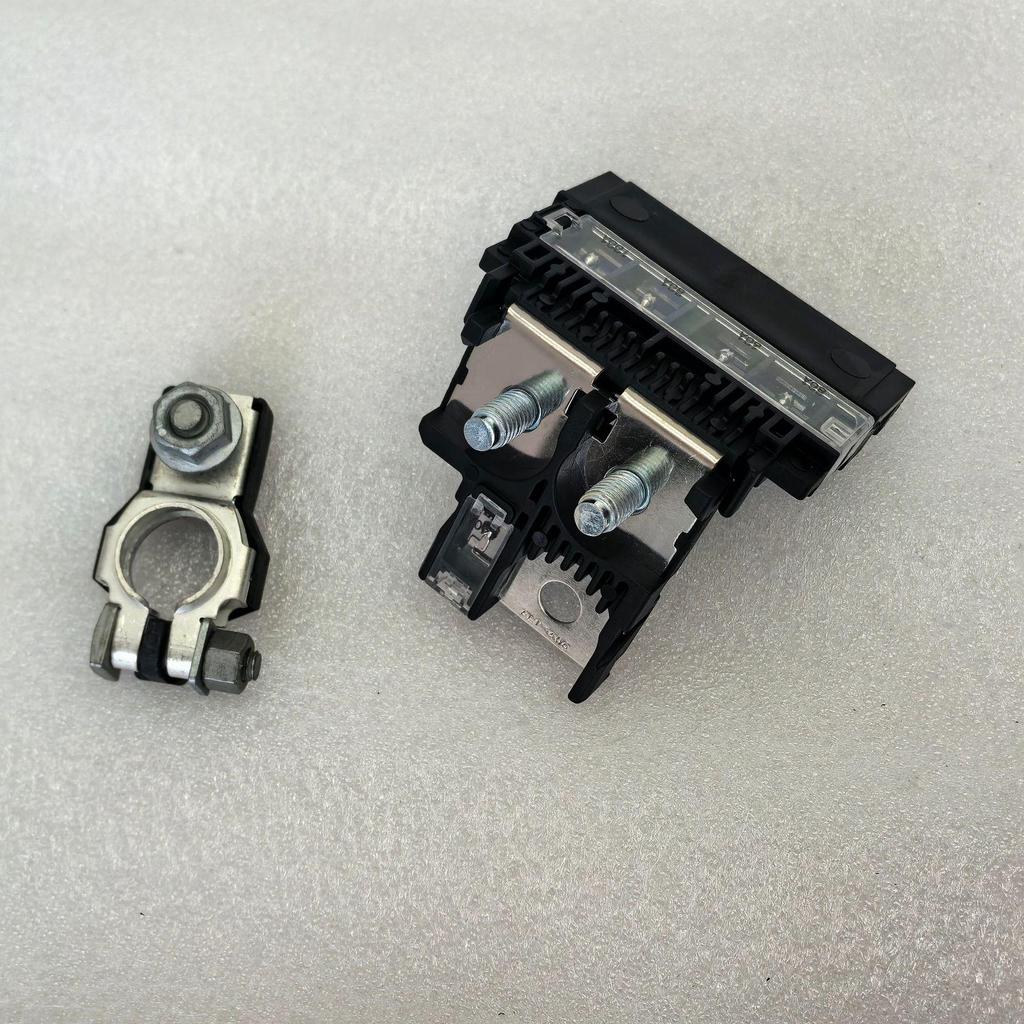 Battery Positive Terminal Fuse for Nissan Series 24380-79915