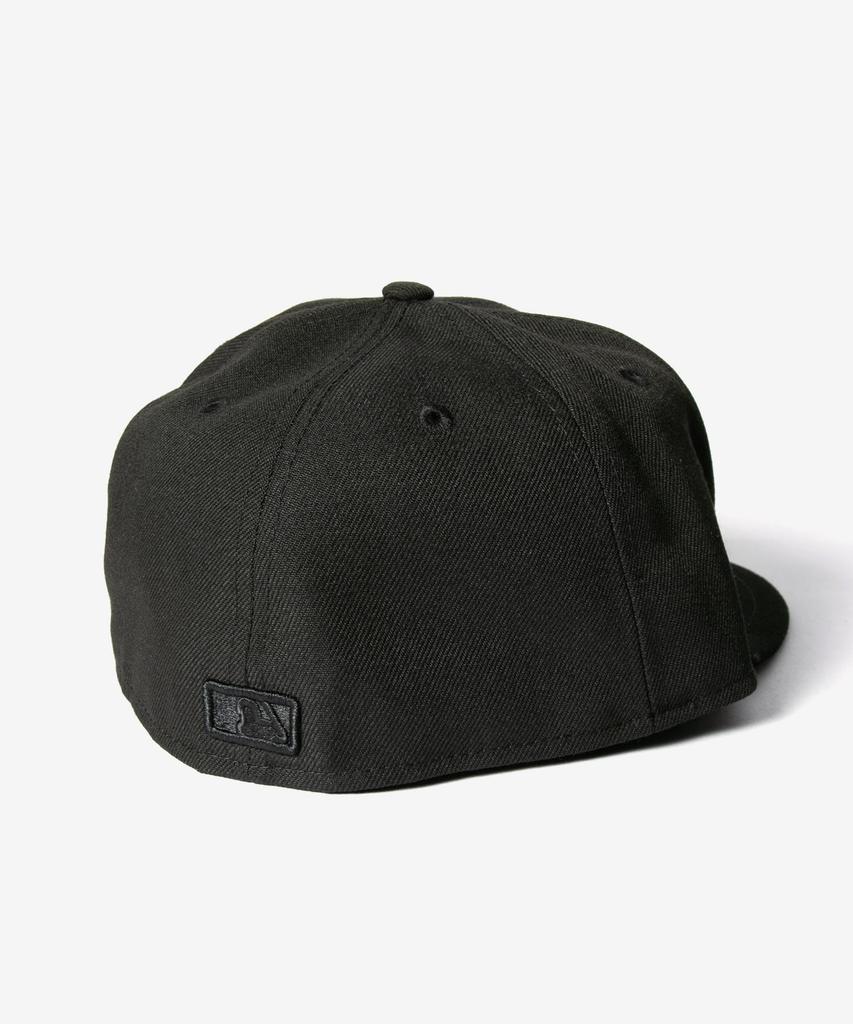 New Era 59FIFTY Black Black Size 7 & Cap, 1/2 (Used)
