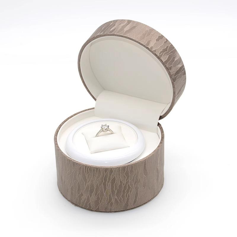 Luxury Rotating Ring Box Display Stand with White LED Light Wedding Rings Box Professional Diamond Ring Displays Jewelry Storage