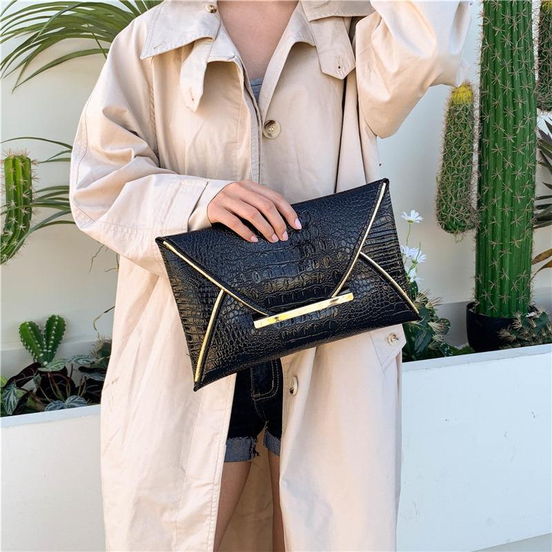 Stylish, simple, personalized and beautiful trend small square bag, summer new trend bag women's clutch bag
