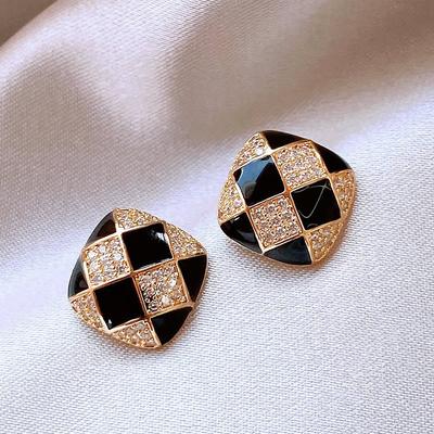French Classic Chessboard Crystal Black Lingge Earring Exquisite Fashion Gold Contrast Color Ear Jewelry Girl Giftjavascript: Void(0)