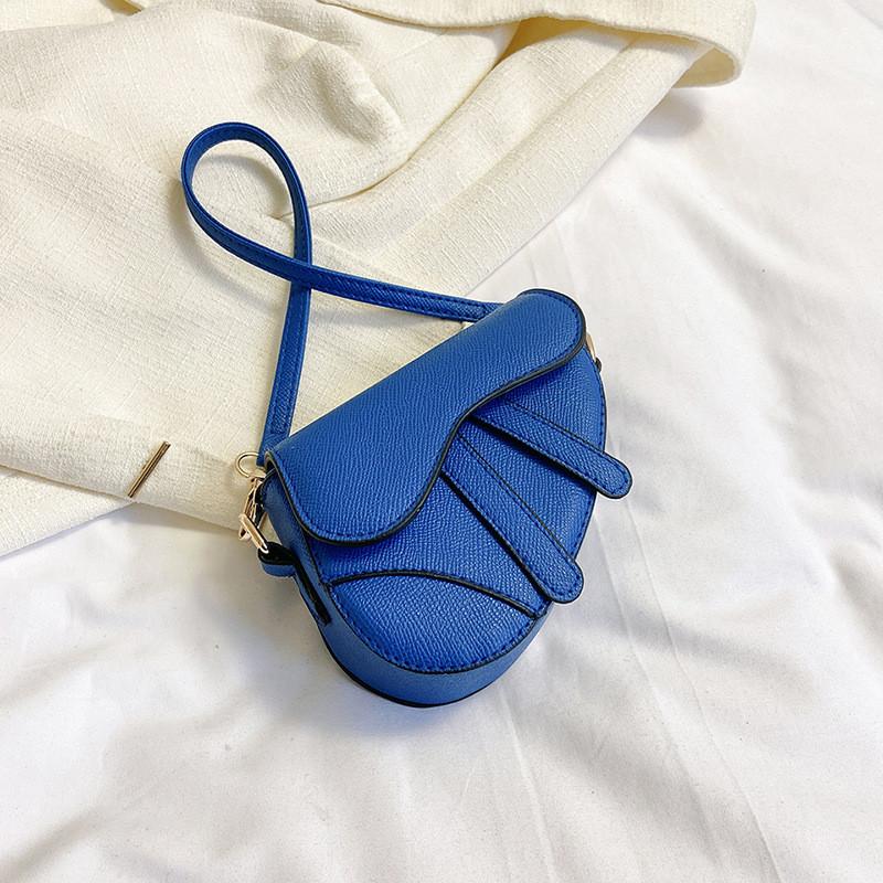 Трендовая маленькая сумка-седло для женщин Стильная сумка кроссбоди из искусственной кожи ярких цветов синий
